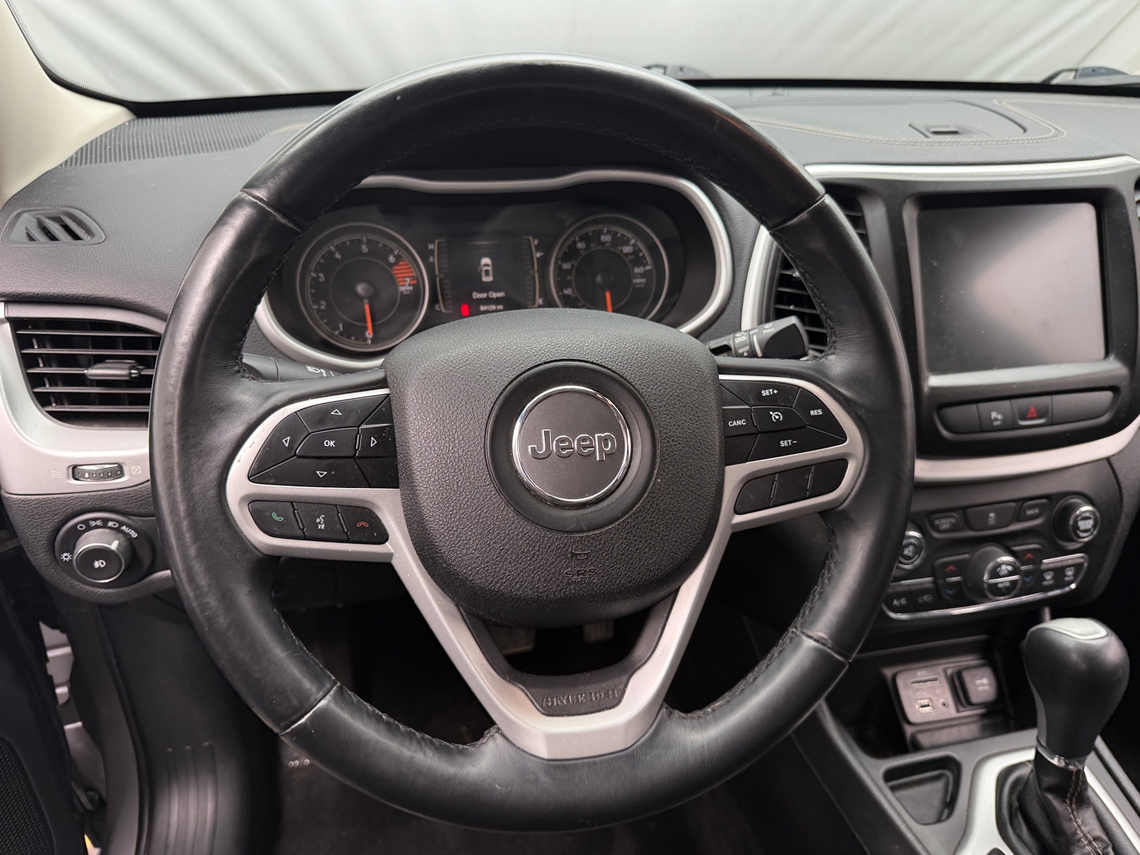 Thumbnail: 2018 Jeep Cherokee - 5