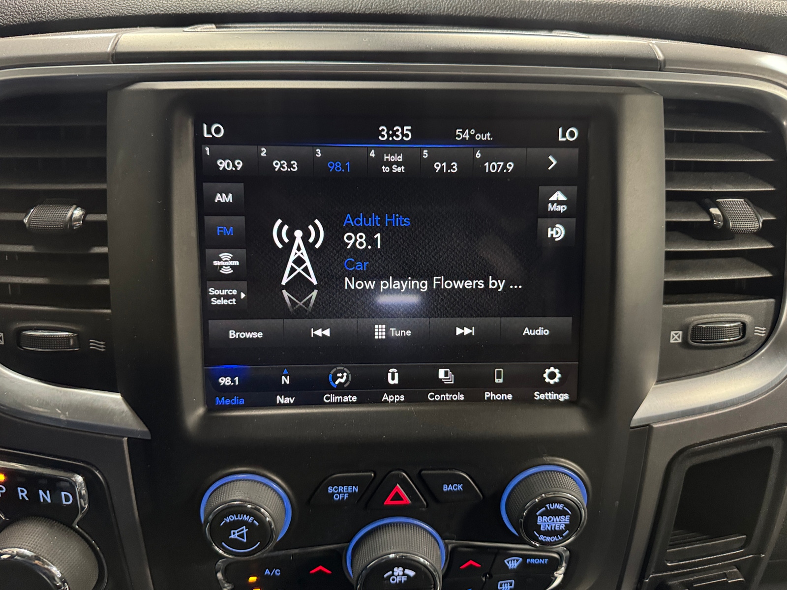 Thumbnail: 2023 RAM 1500 Classic - 4