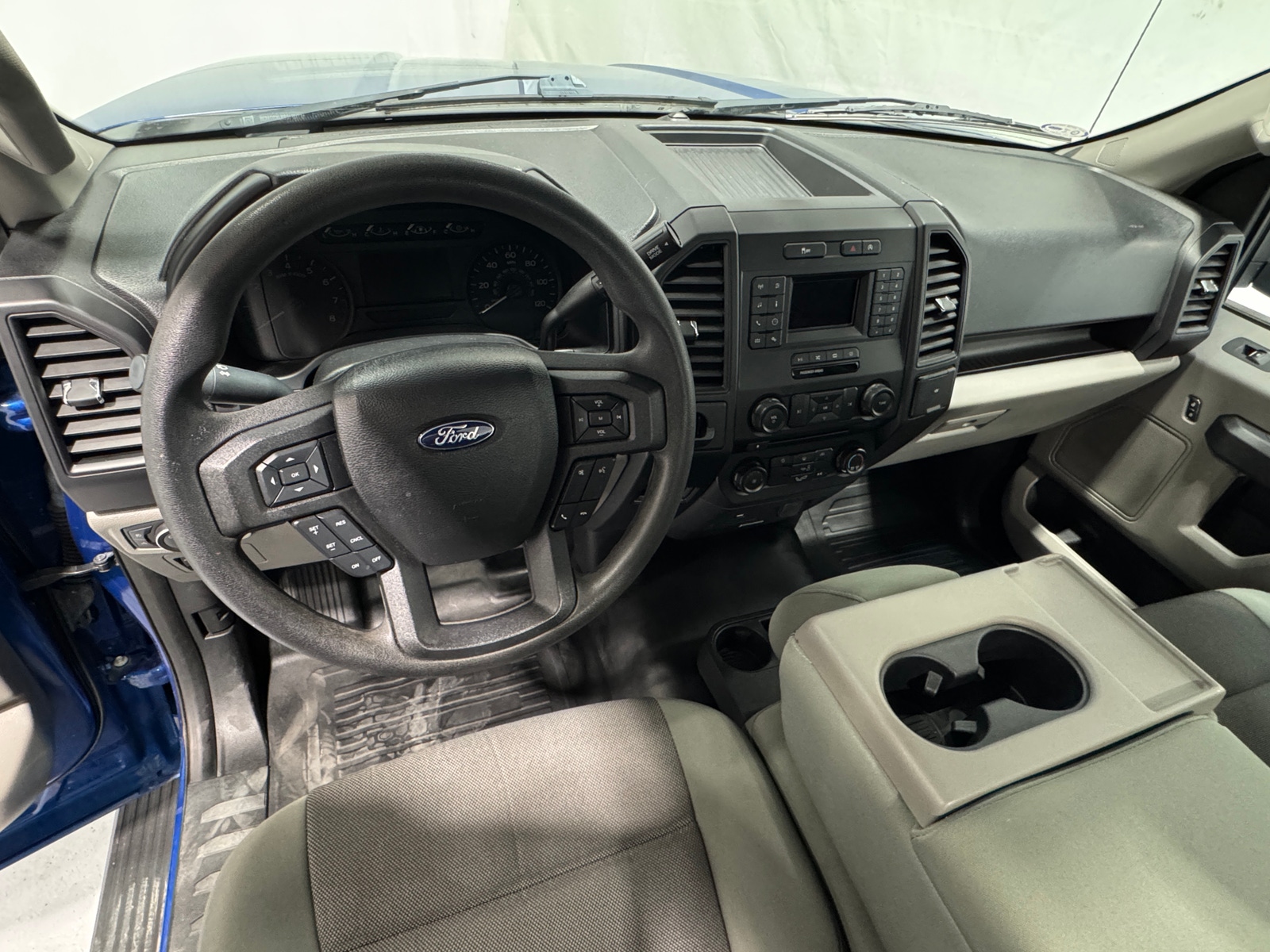 Thumbnail: 2018 Ford Econoline - 3