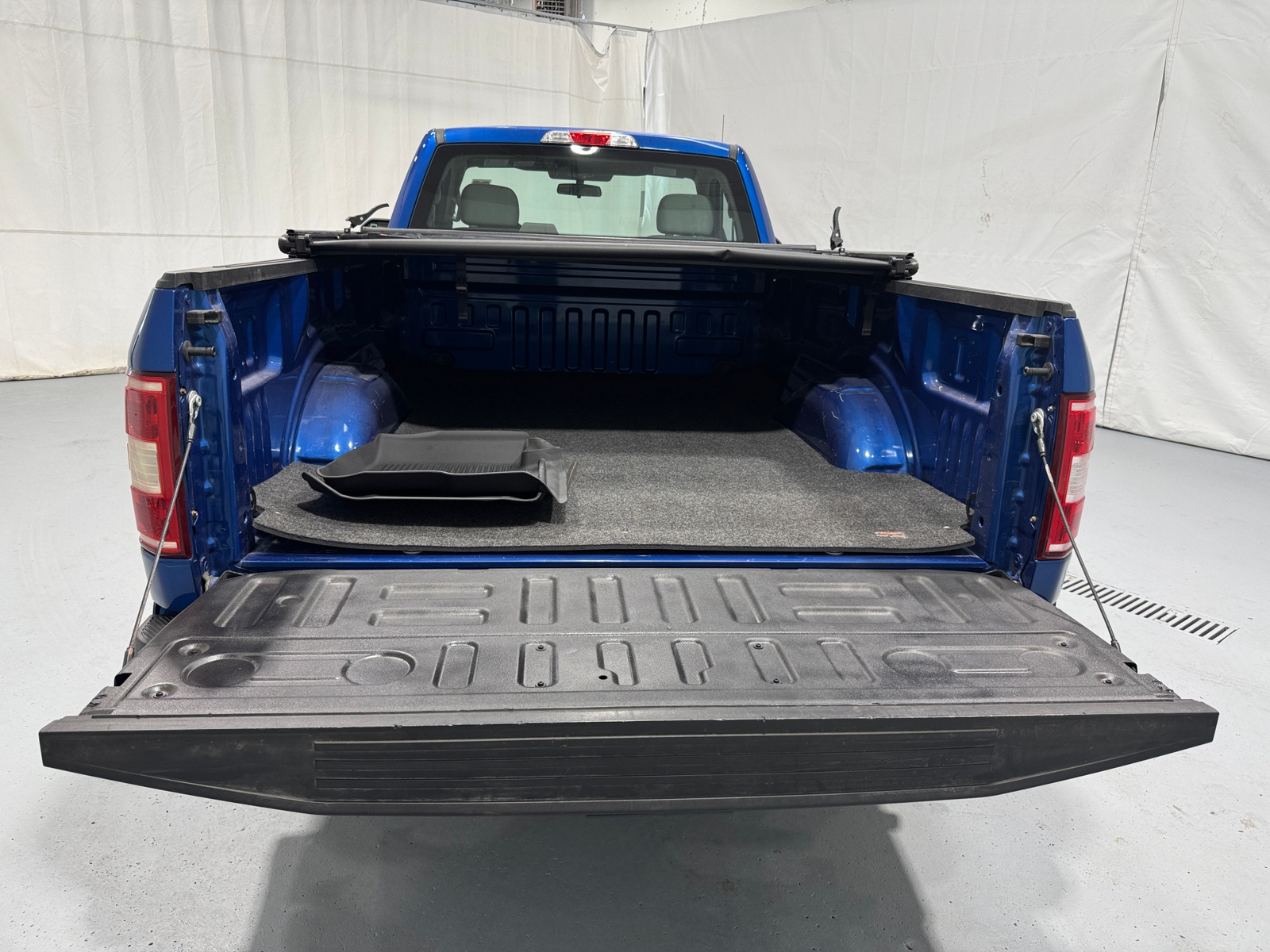 Thumbnail: 2018 Ford Econoline - 6