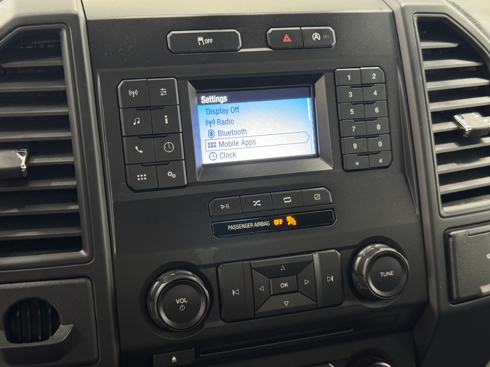 Thumbnail: 2018 Ford Econoline - 4