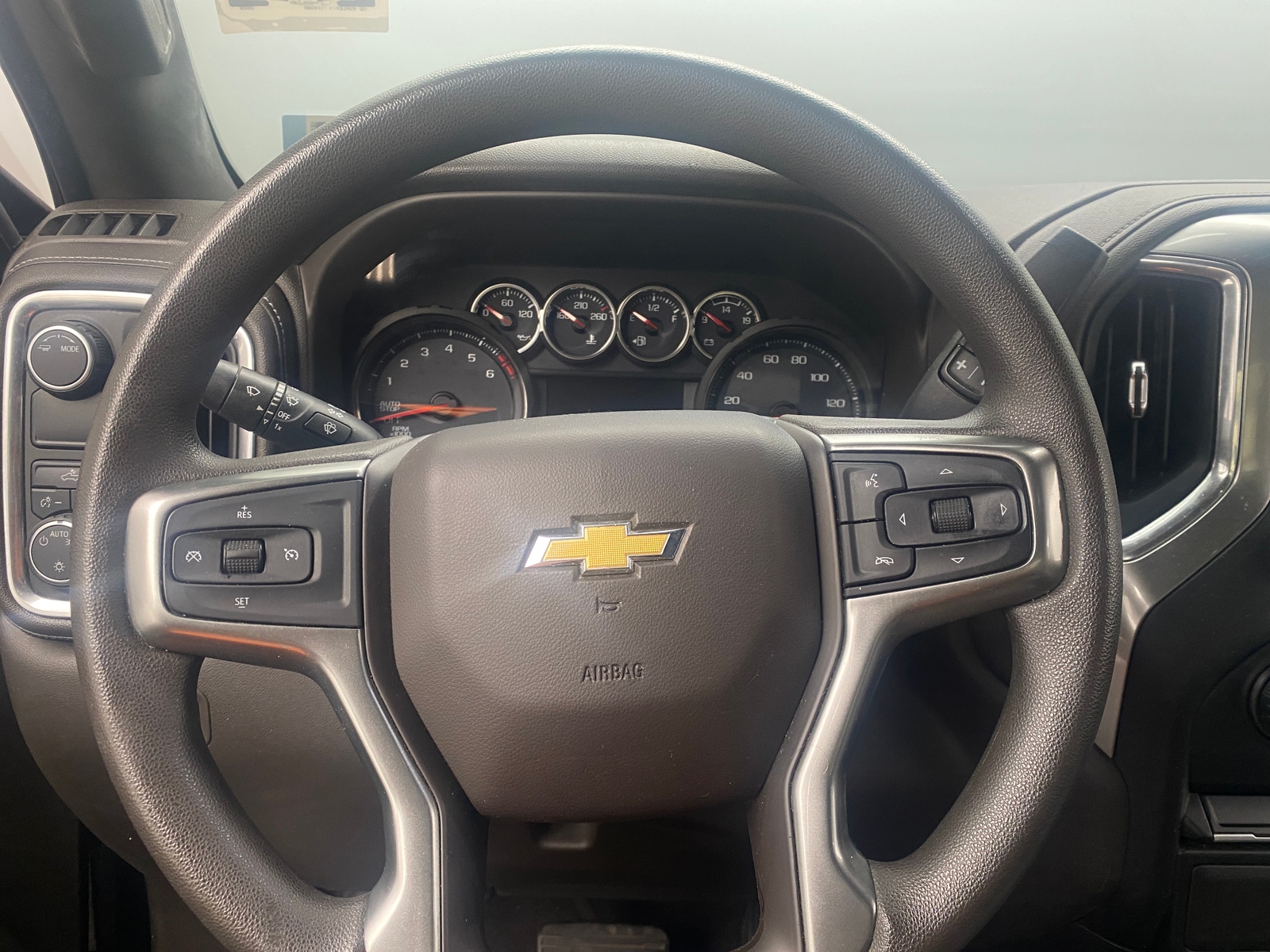 Thumbnail: 2020 Chevrolet Silverado 1500 - 5