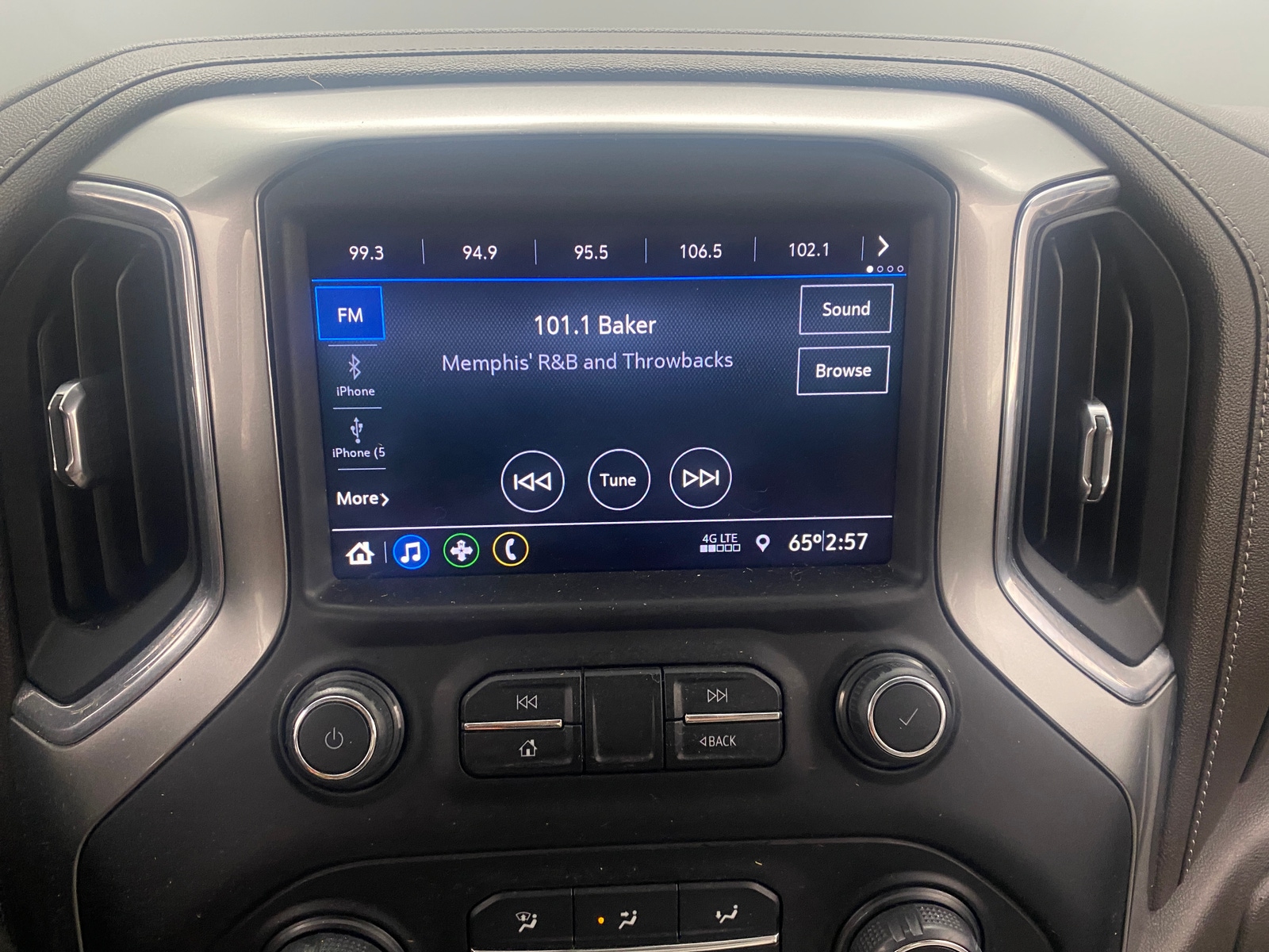 Thumbnail: 2020 Chevrolet Silverado 1500 - 4