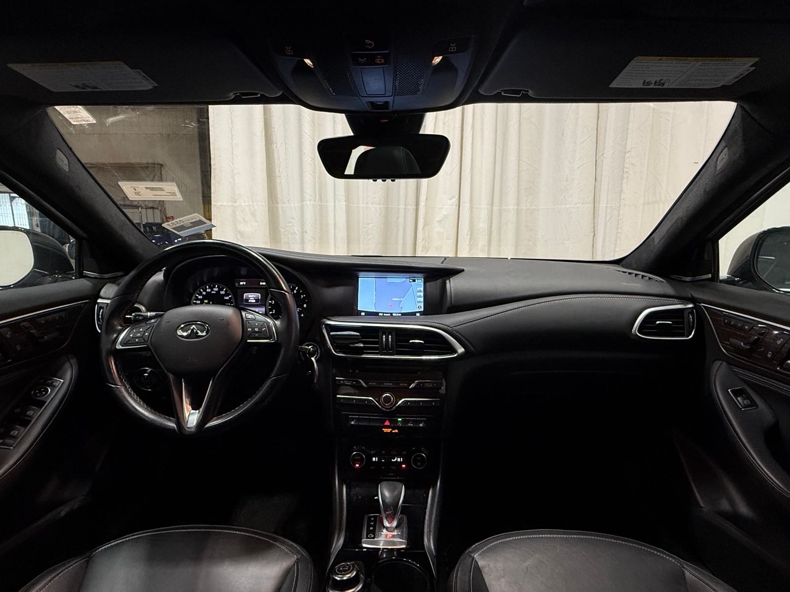 Thumbnail: 2017 INFINITI QX30 - 2