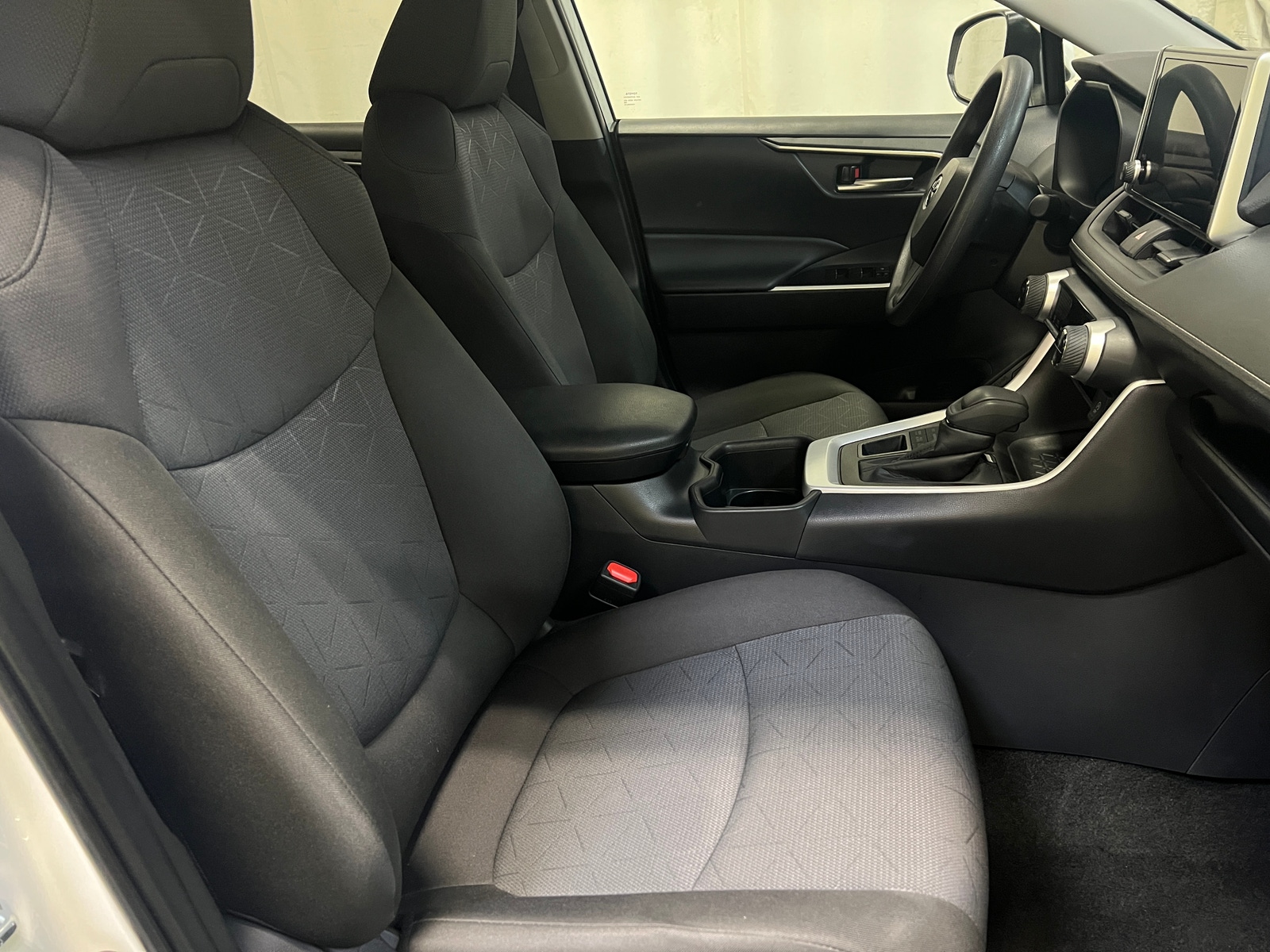 Thumbnail: 2025 Toyota RAV4 - 2