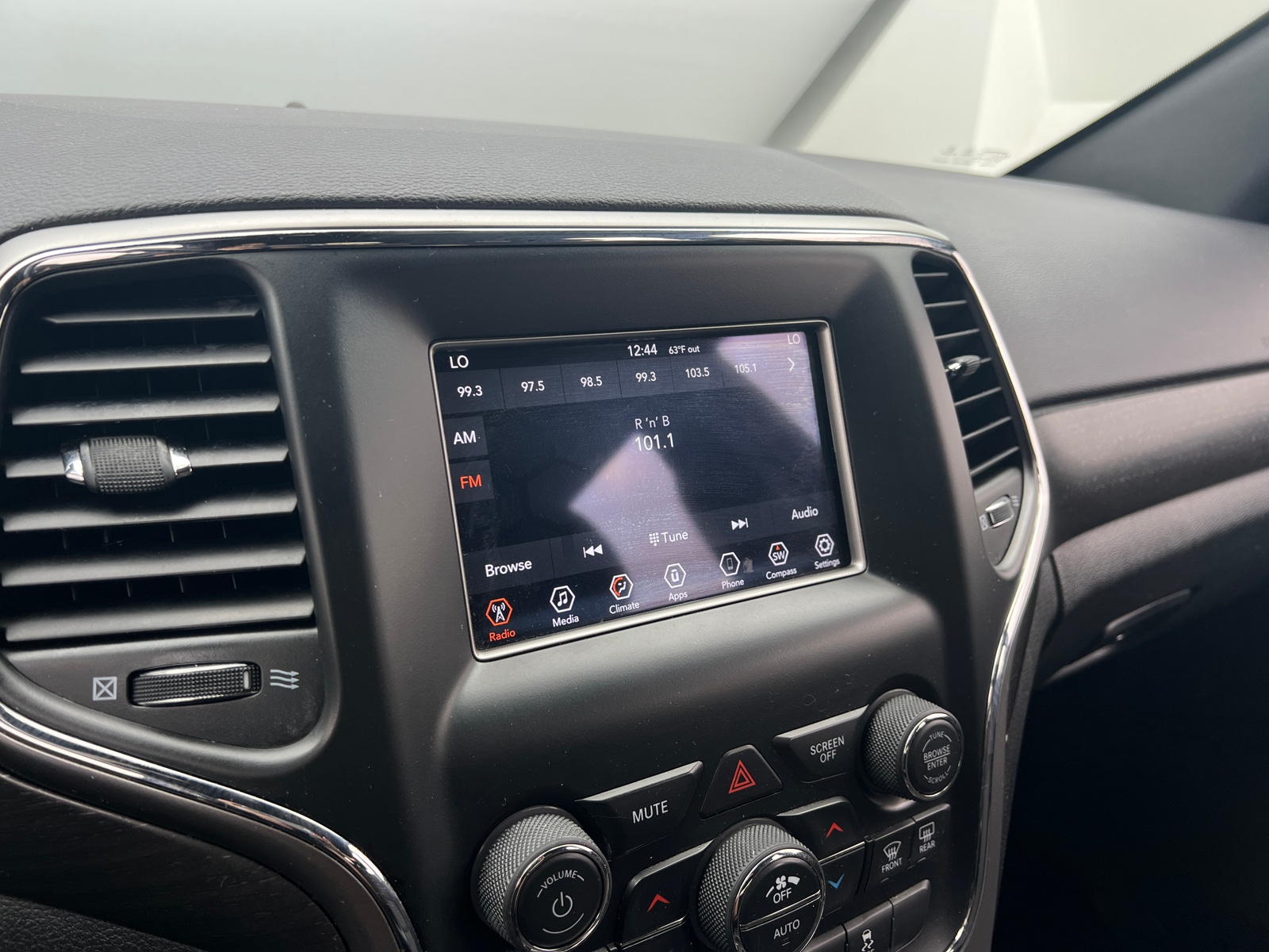 Thumbnail: 2018 Jeep Grand Cherokee - 4