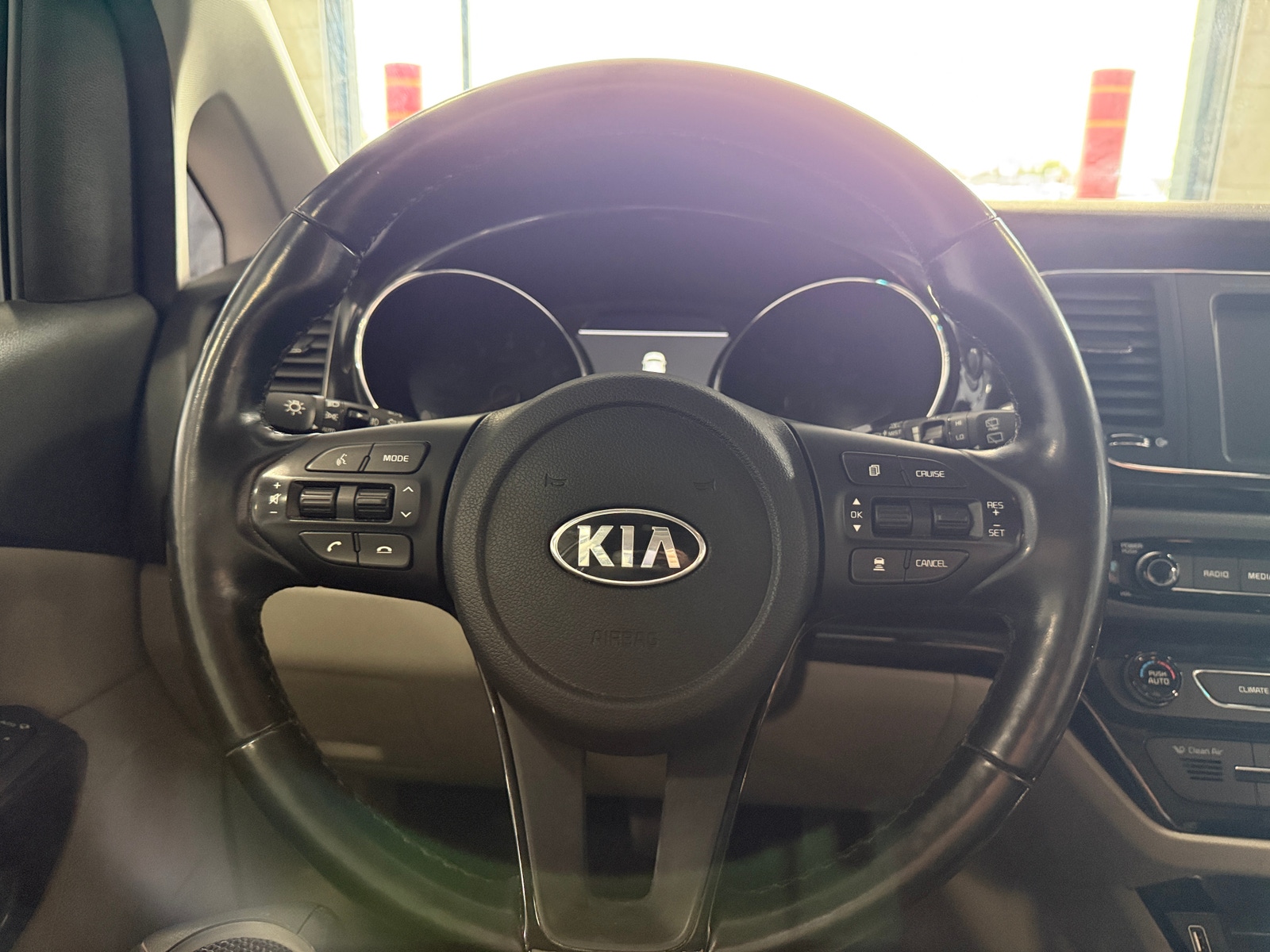 Thumbnail: 2020 Kia Sedona - 4