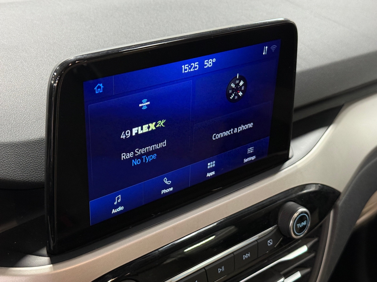 Thumbnail: 2020 Ford Escape - 4