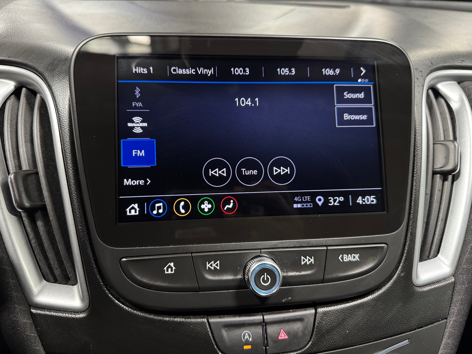 Thumbnail: 2023 Chevrolet Malibu - 4