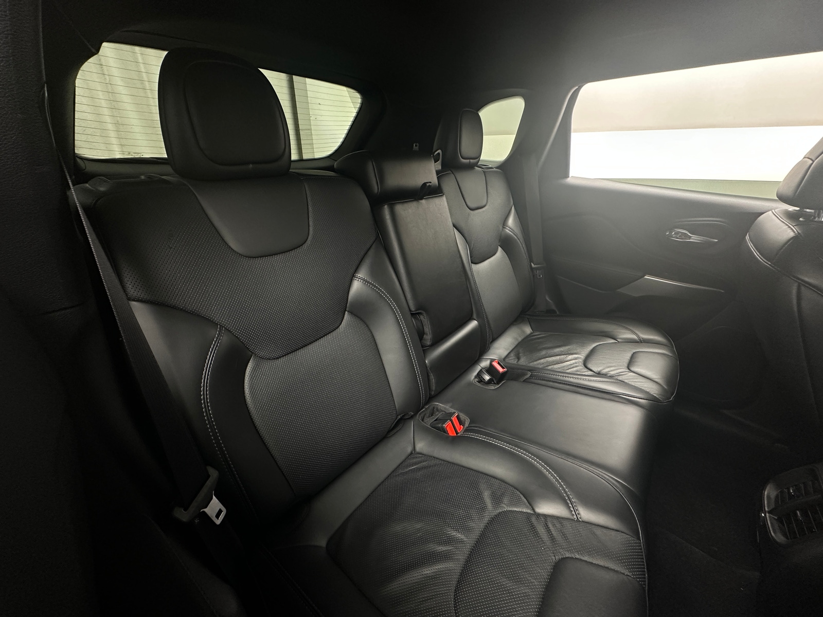 Thumbnail: 2020 Jeep Cherokee - 5