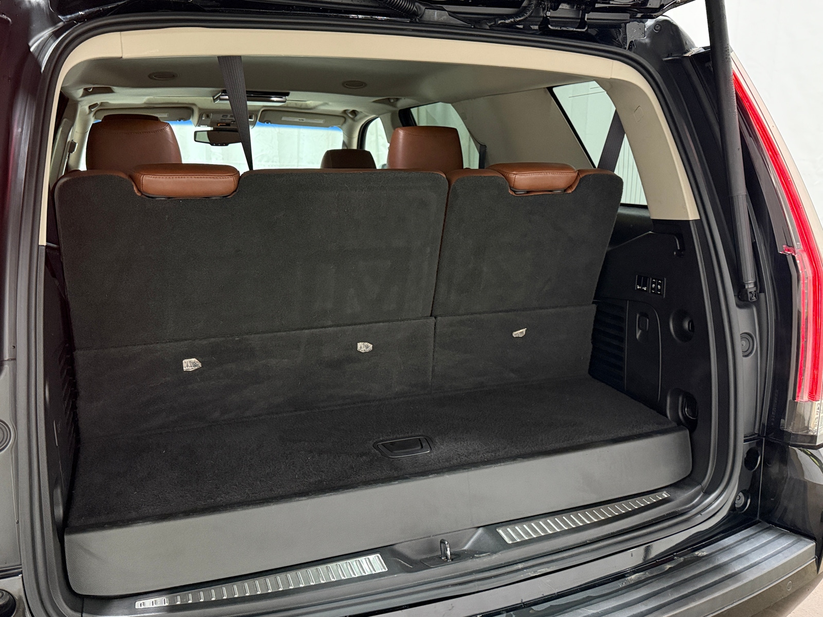 Thumbnail: 2016 Cadillac Escalade - 6