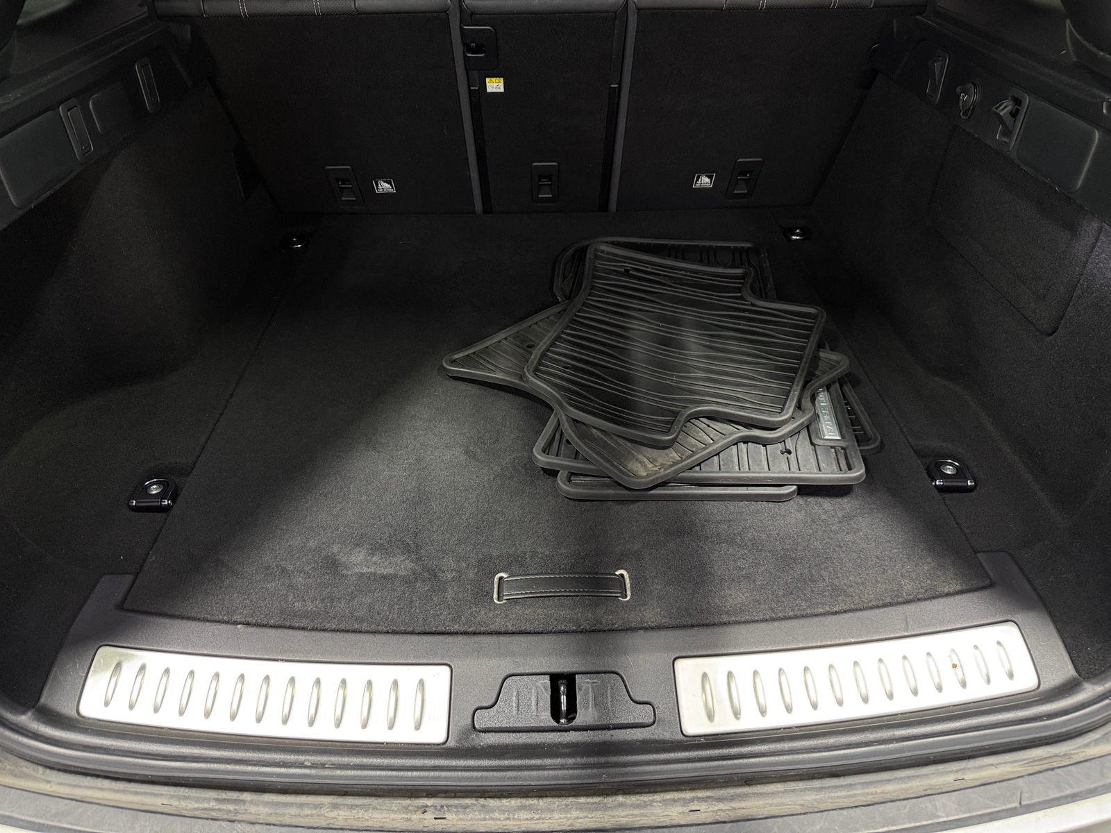 Thumbnail: 2019 Land Rover Range Rover Velar - 6