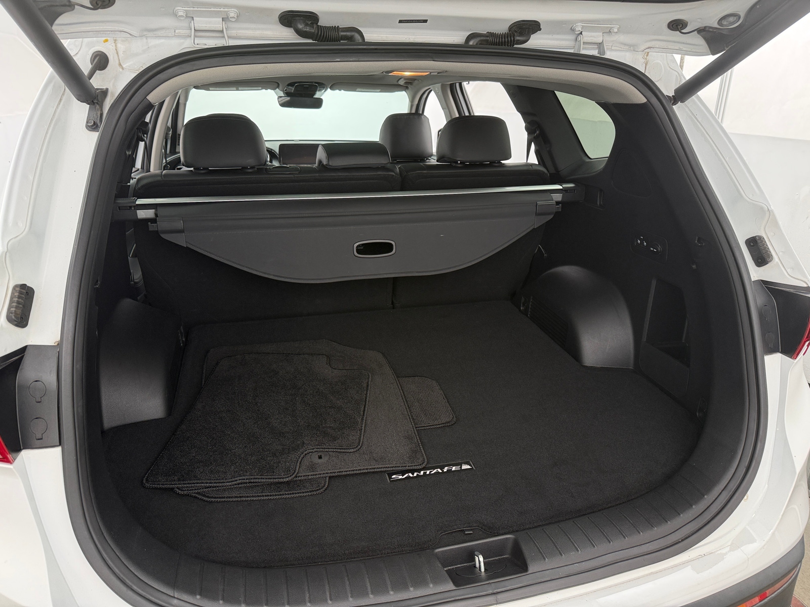 Thumbnail: 2023 Hyundai Santa Fe - 6