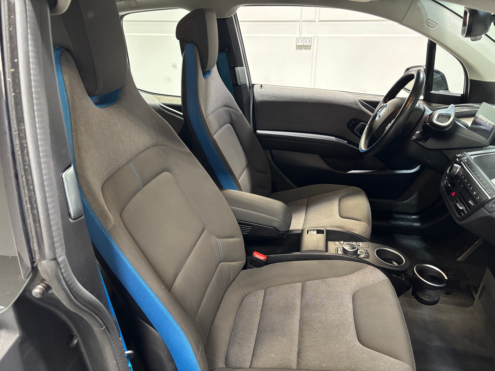 Thumbnail: 2018 BMW i3 - 2