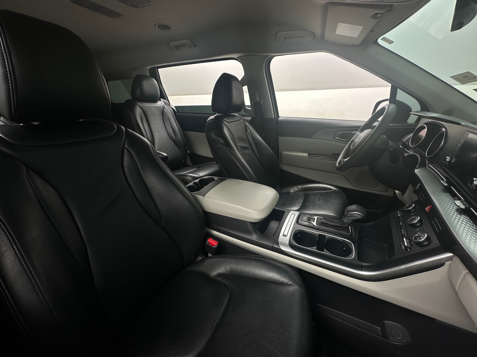 Thumbnail: 2023 Kia Carnival - 2