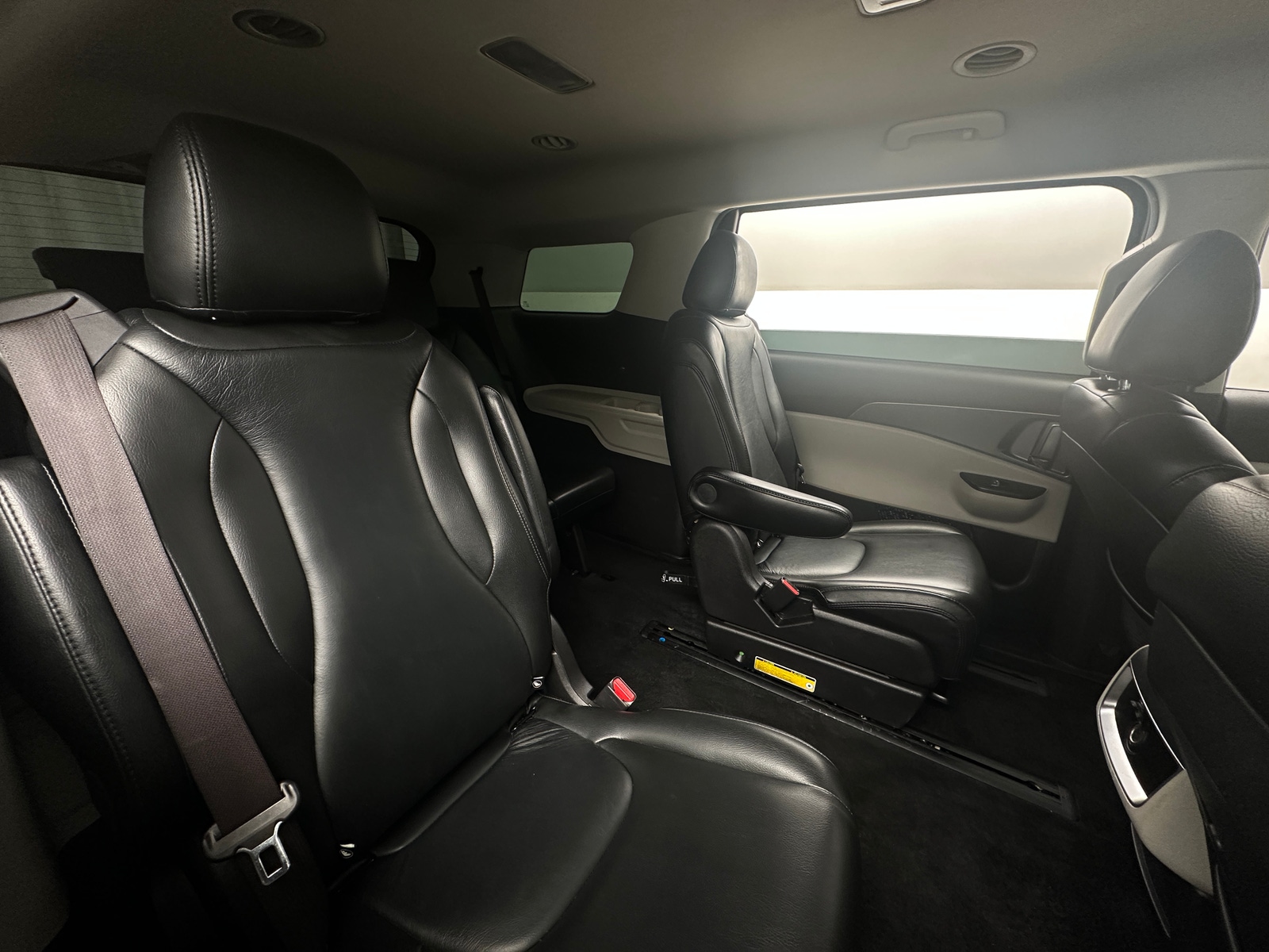 Thumbnail: 2023 Kia Carnival - 6