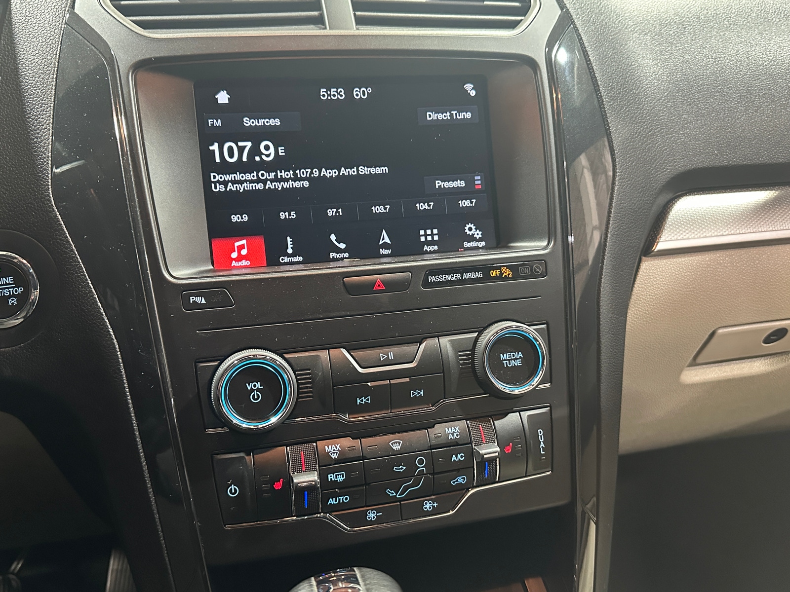 Thumbnail: 2019 Ford Explorer - 4