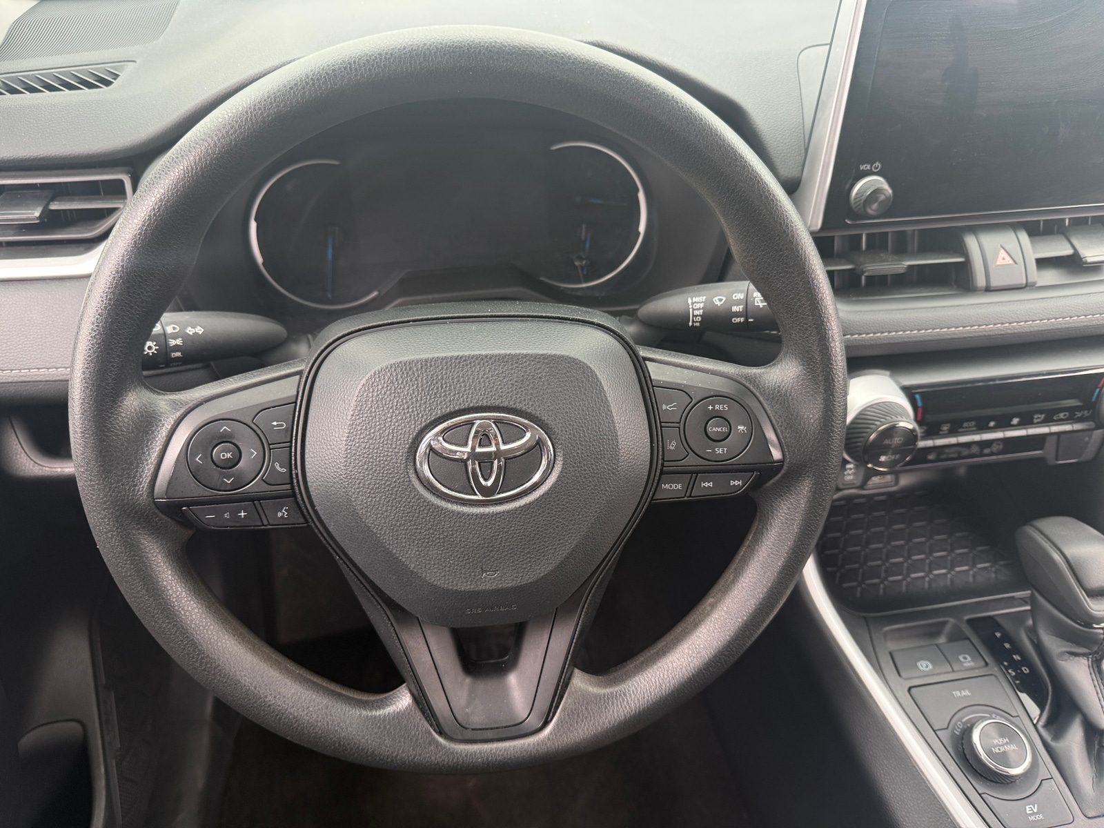 Thumbnail: 2025 Toyota RAV4 - 5