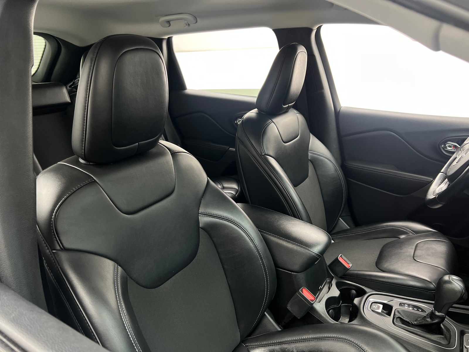 Thumbnail: 2019 Jeep Cherokee - 2