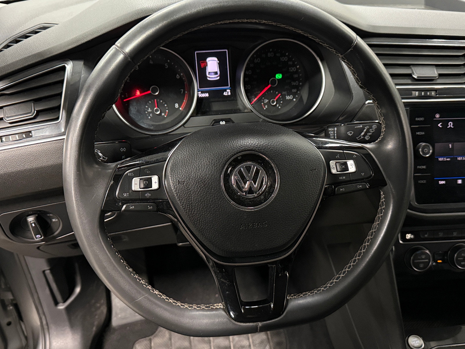 Thumbnail: 2021 Volkswagen Tiguan - 4