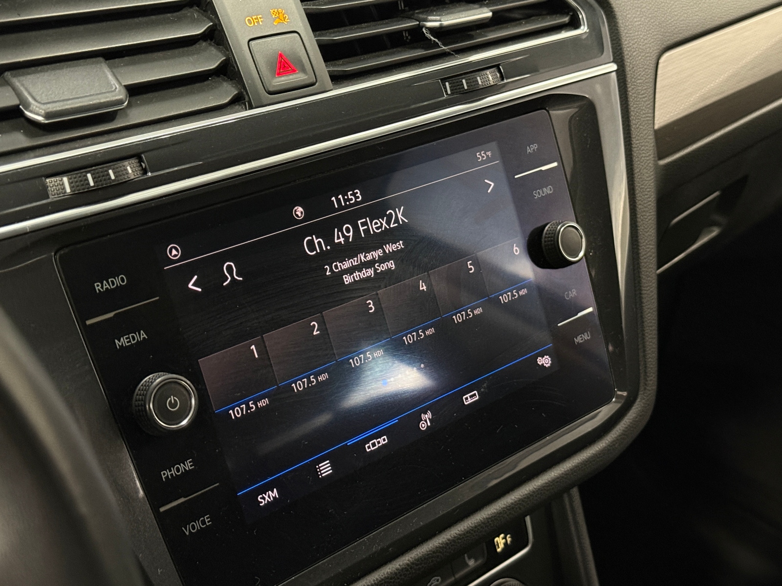 Thumbnail: 2021 Volkswagen Tiguan - 3