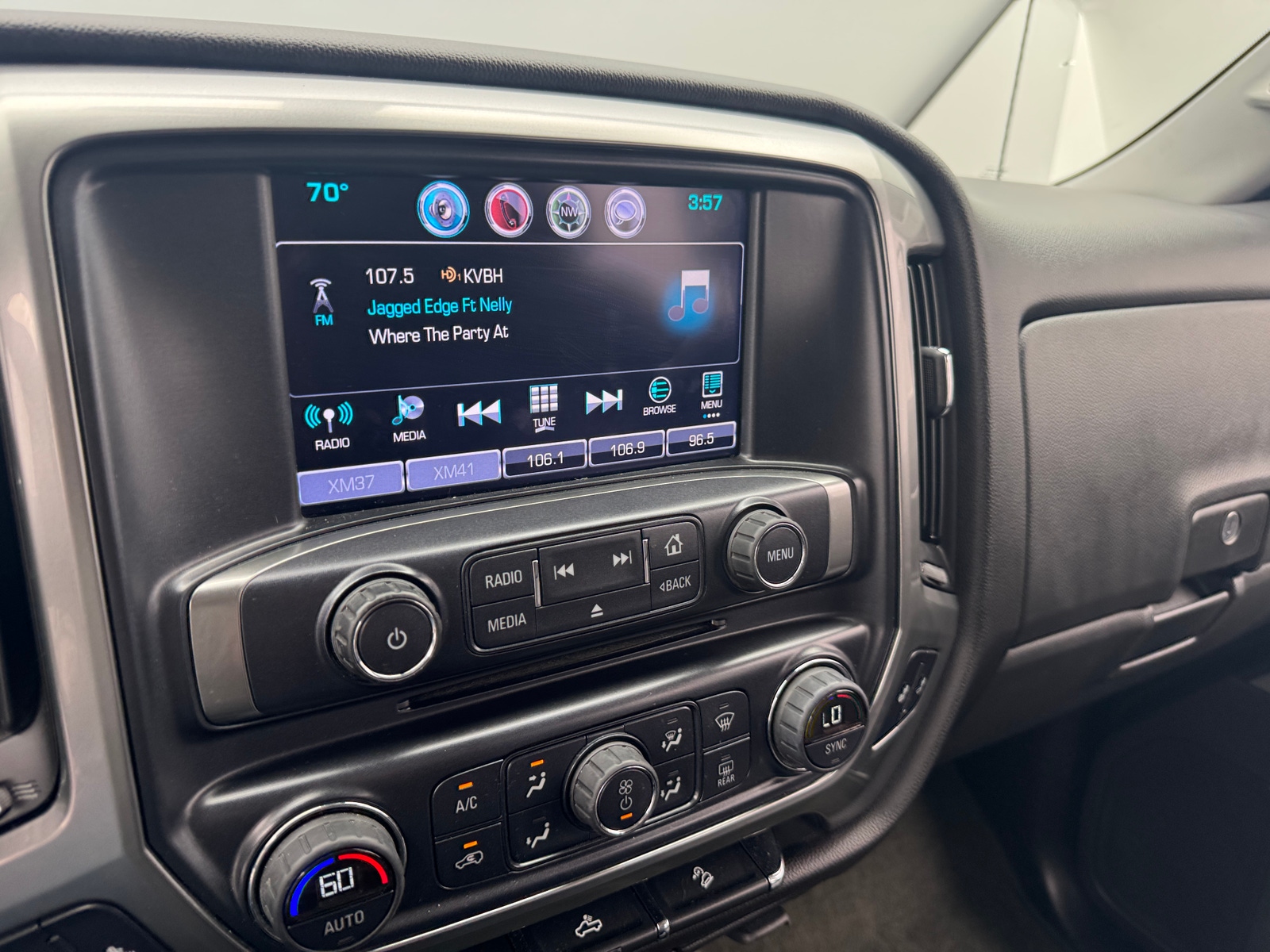 Thumbnail: 2016 Chevrolet Silverado 2500 - 3