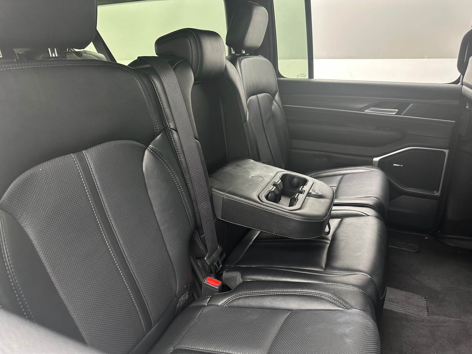 Thumbnail: 2024 Jeep Wagoneer - 5