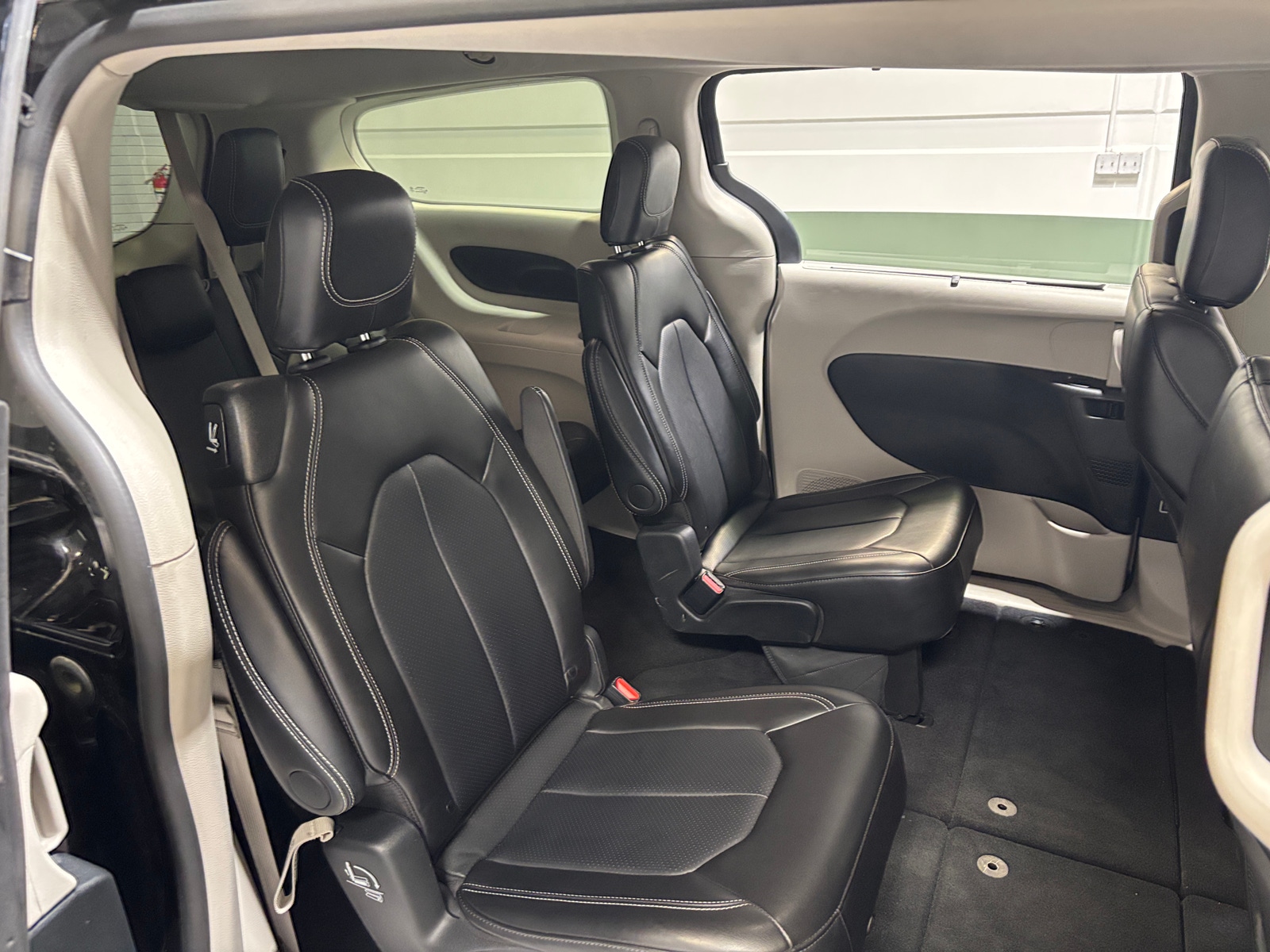 Thumbnail: 2024 Chrysler Pacifica - 5