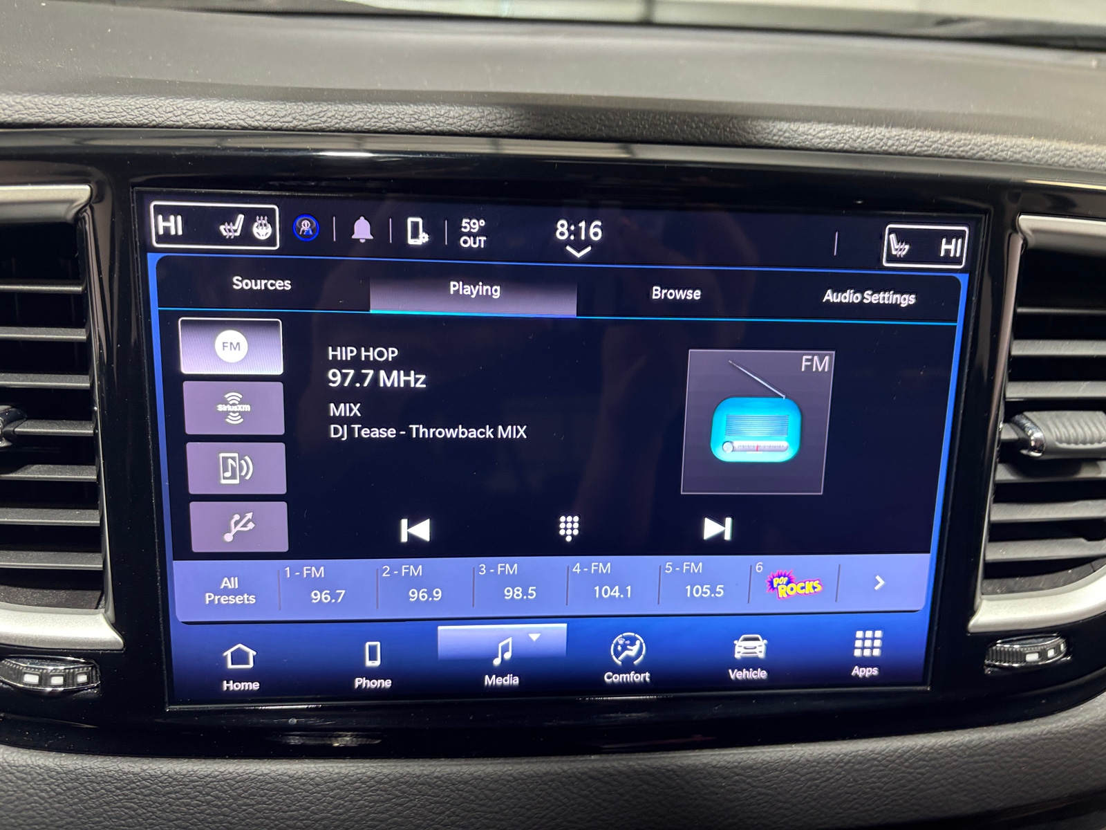 Thumbnail: 2024 Chrysler Pacifica - 3