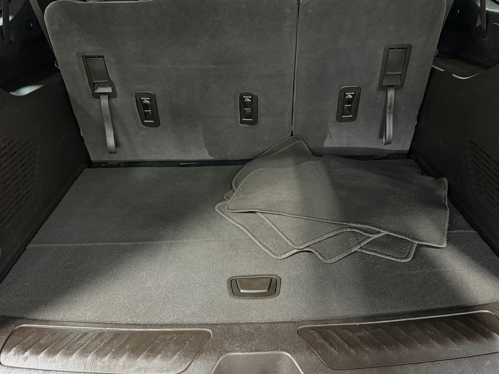 Thumbnail: 2023 Chevrolet Suburban - 6