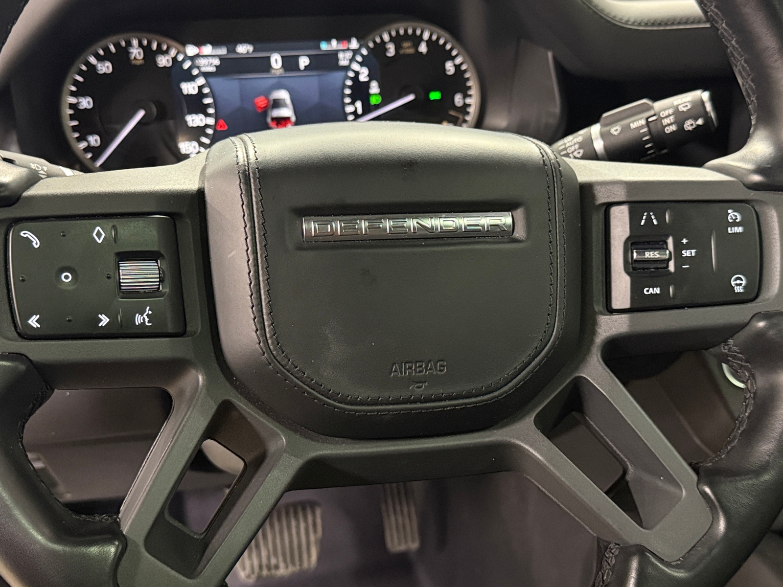 Thumbnail: 2023 Land Rover Defender - 4