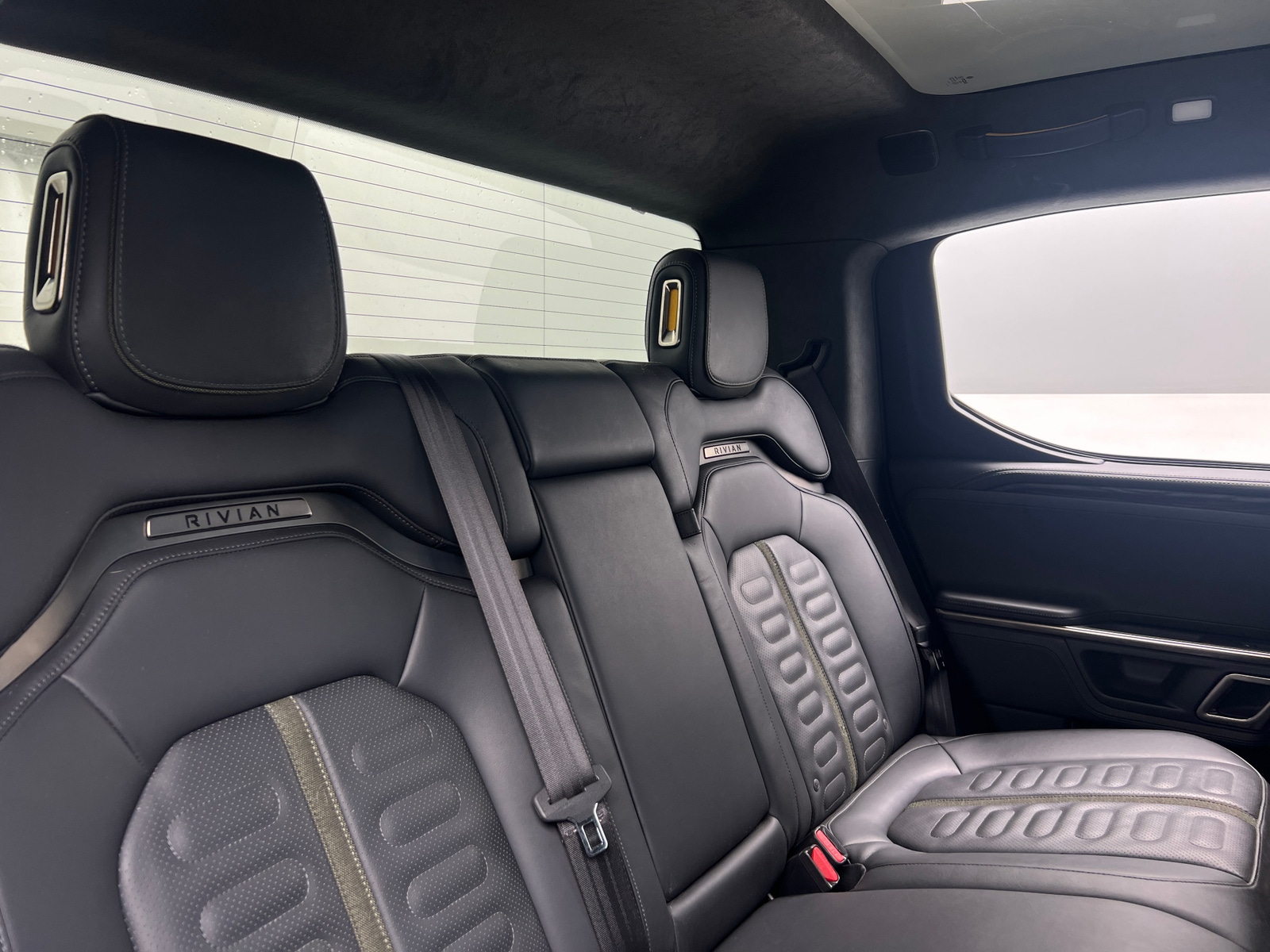 Thumbnail: 2022 Rivian R1T - 5