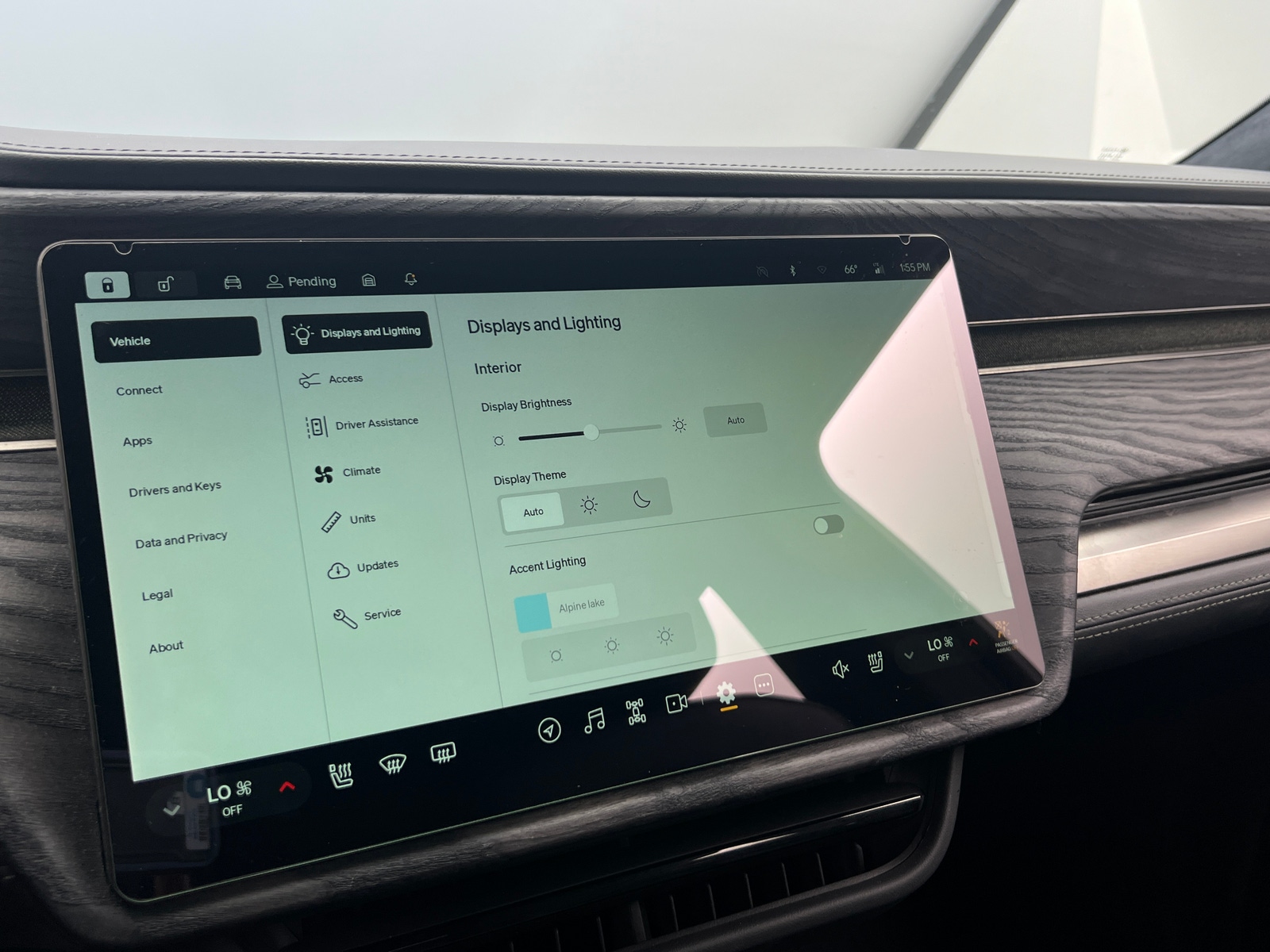 Thumbnail: 2022 Rivian R1T - 3