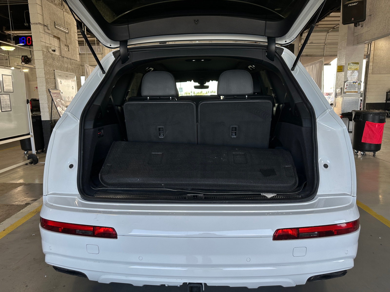 Thumbnail: 2018 Audi Q7 - 6