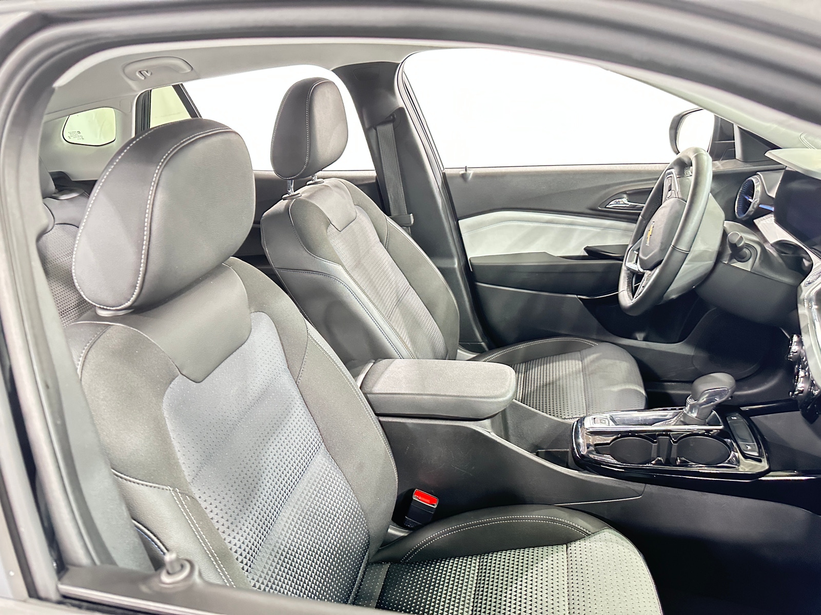 Thumbnail: 2025 Chevrolet Trax - 2