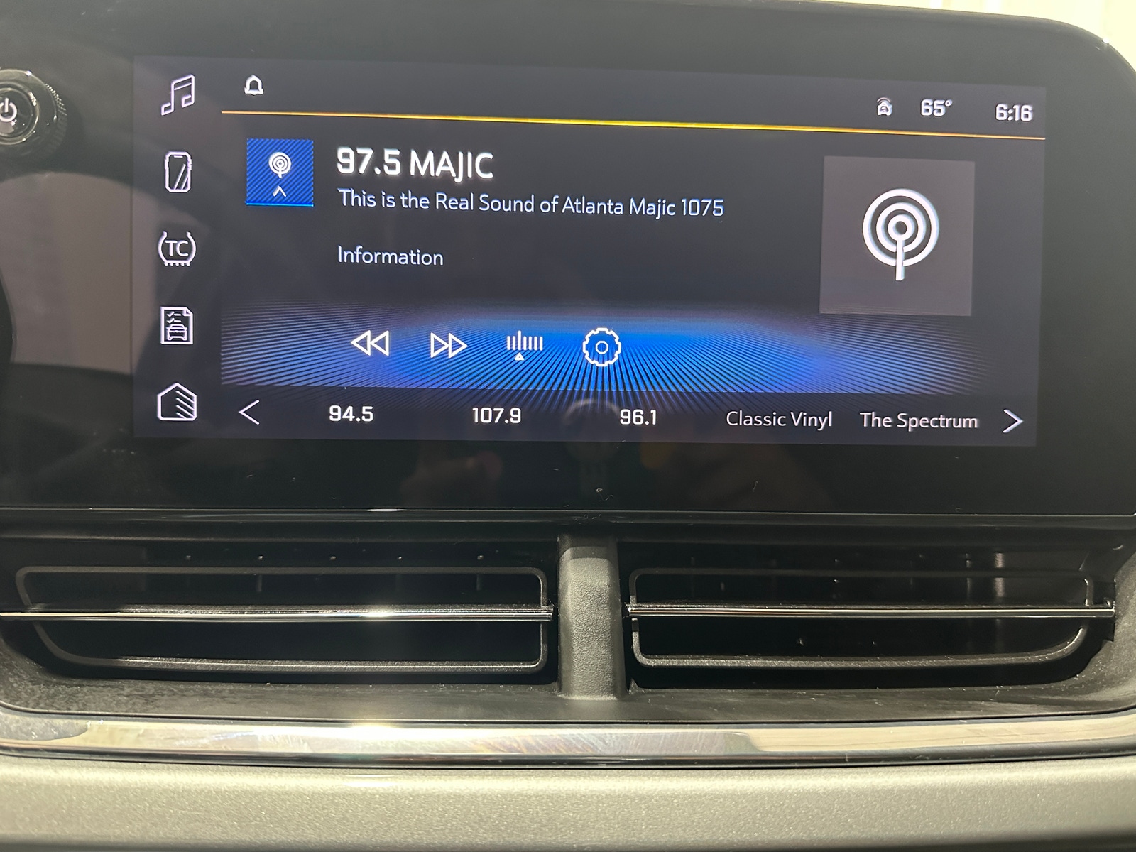 Thumbnail: 2025 Chevrolet Trax - 4