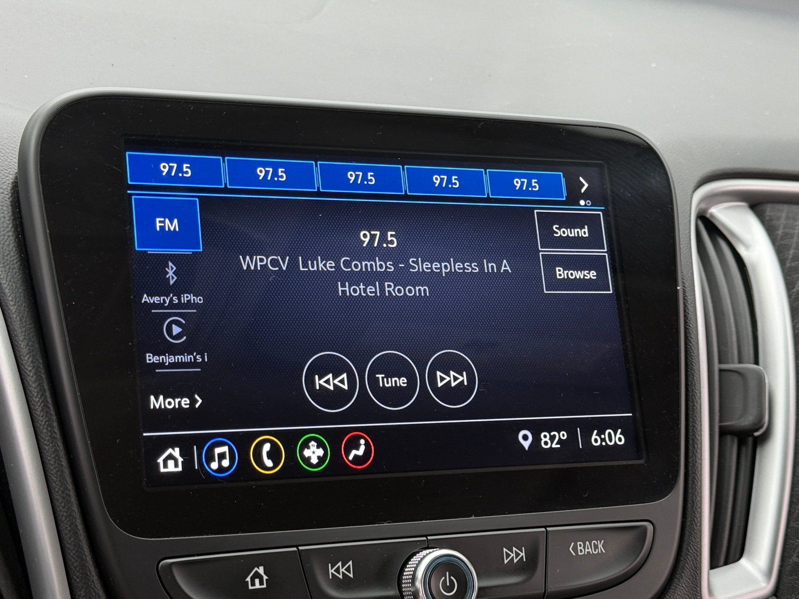 Thumbnail: 2024 Chevrolet Malibu - 4