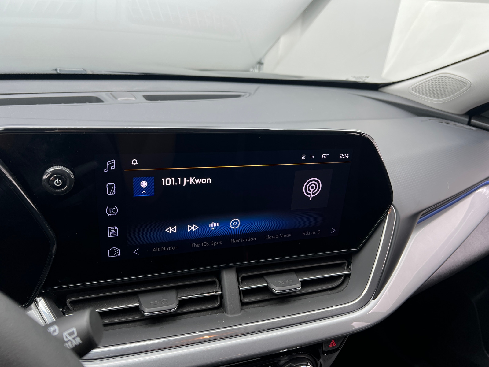 Thumbnail: 2025 Chevrolet Trax - 4