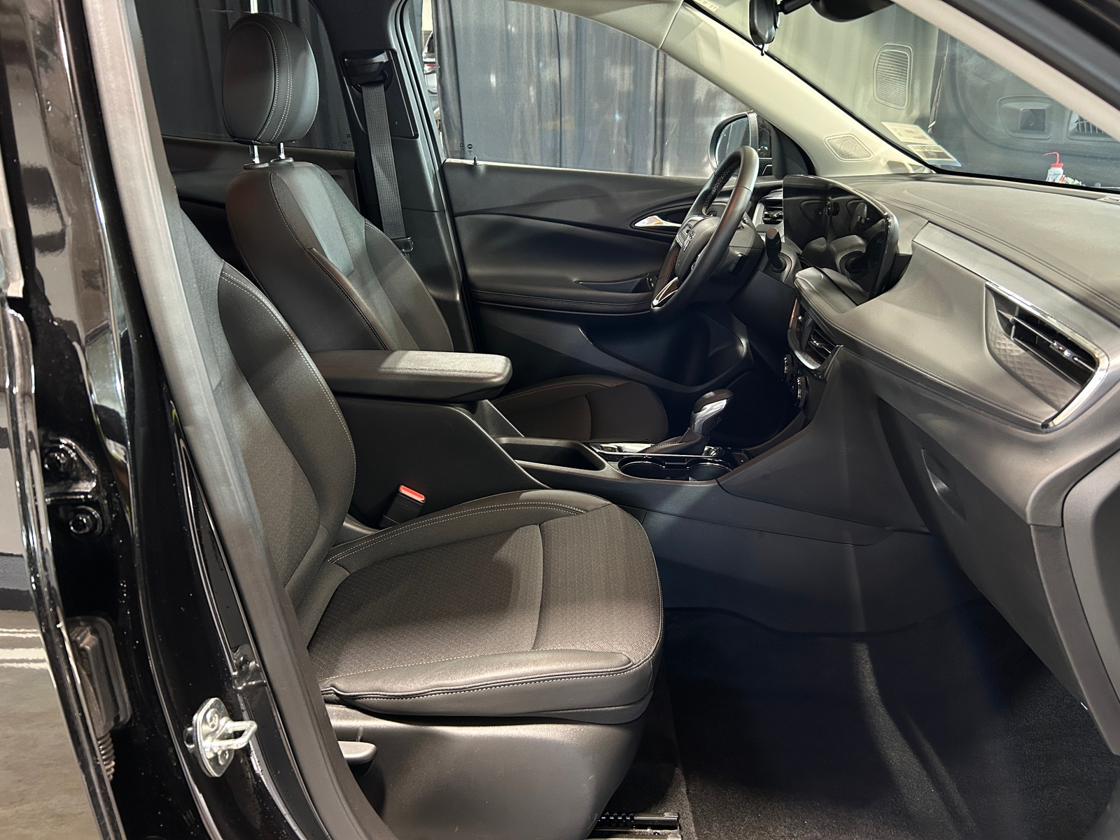 Thumbnail: 2025 Buick Encore GX - 2