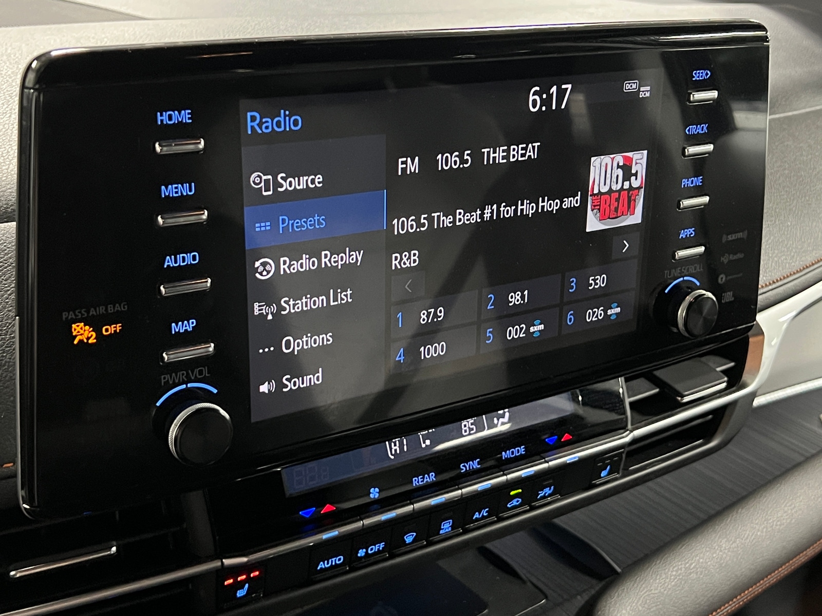 Thumbnail: 2023 Toyota Sienna - 3