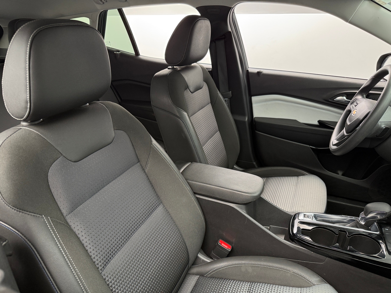 Thumbnail: 2025 Chevrolet Trax - 2