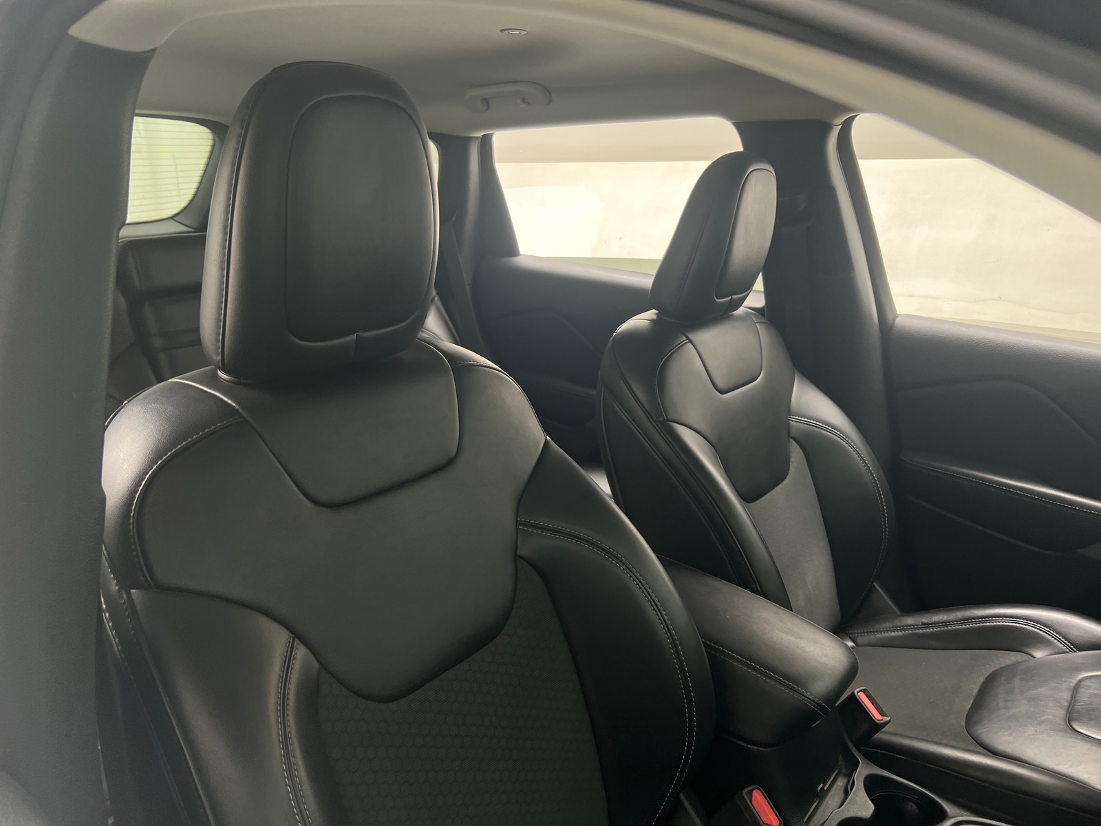 Thumbnail: 2019 Jeep Cherokee - 2