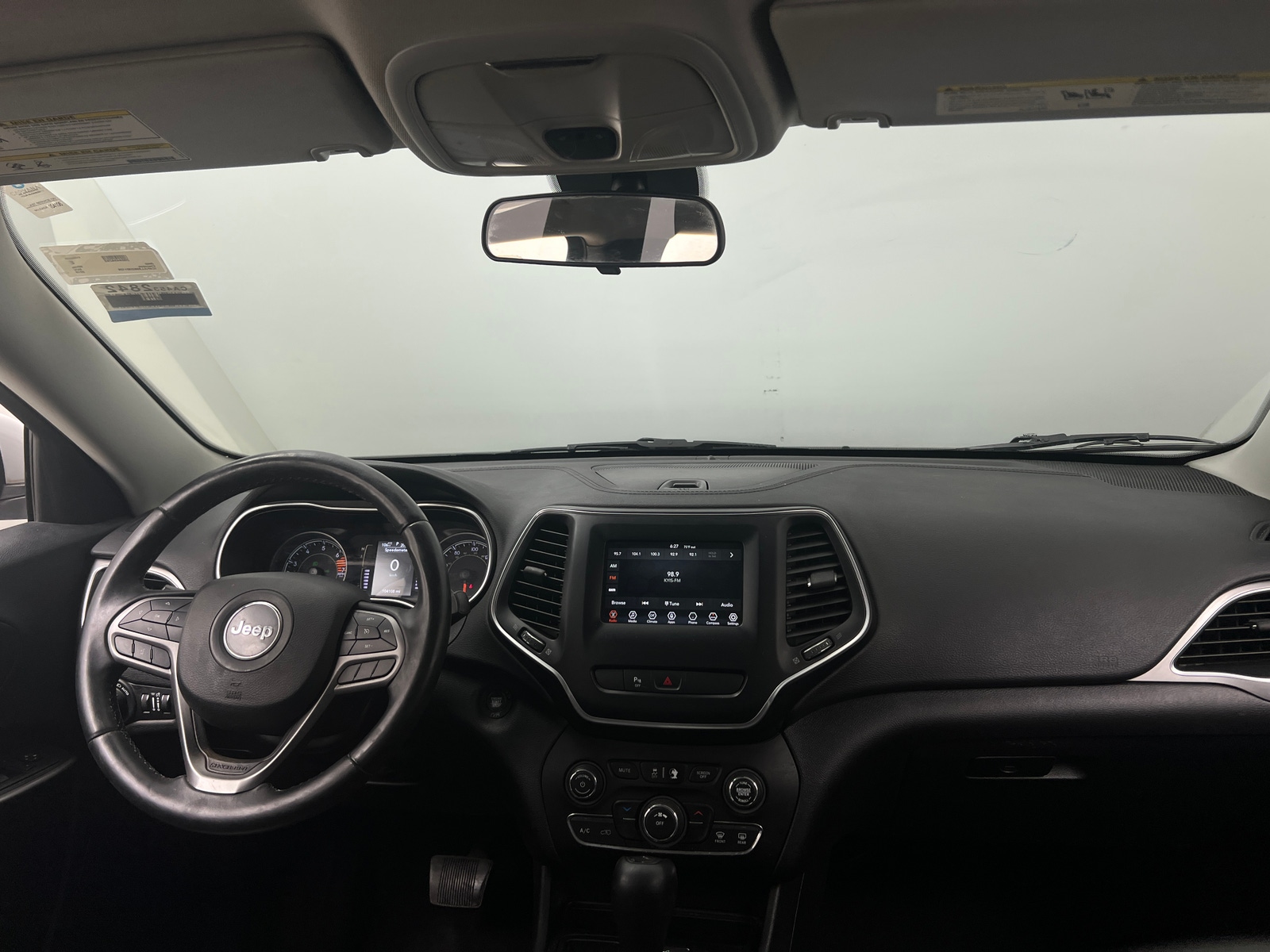 Thumbnail: 2019 Jeep Cherokee - 3