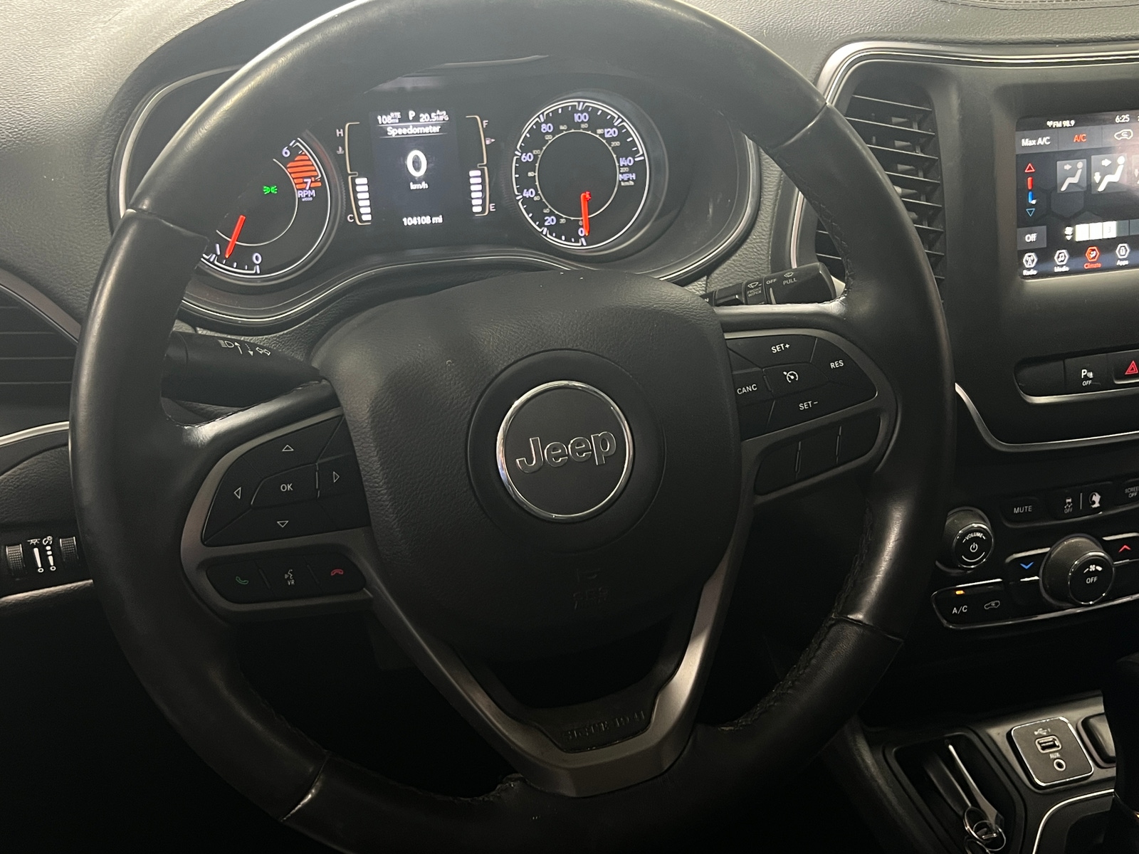 Thumbnail: 2019 Jeep Cherokee - 5