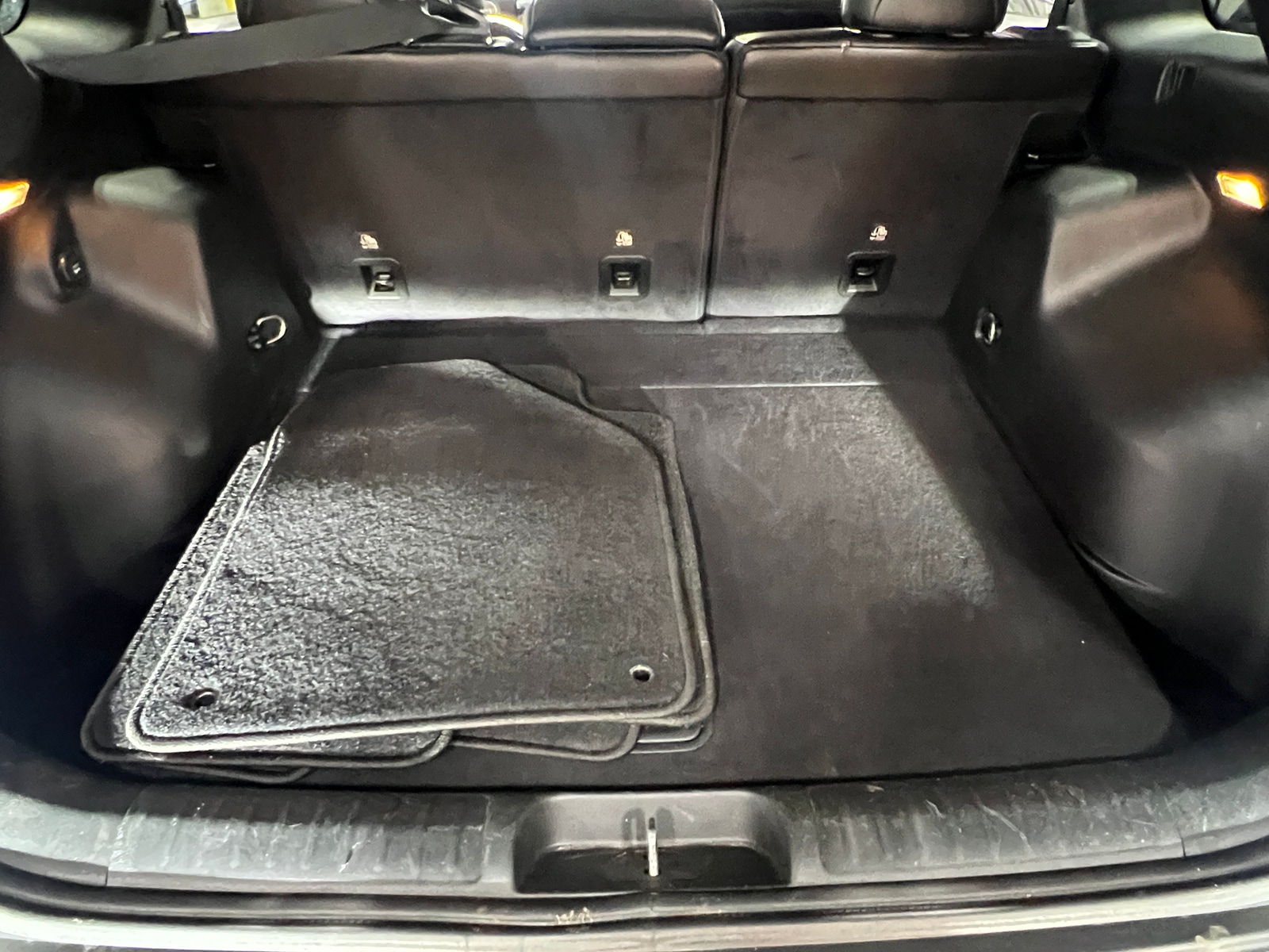 Thumbnail: 2019 Jeep Cherokee - 7