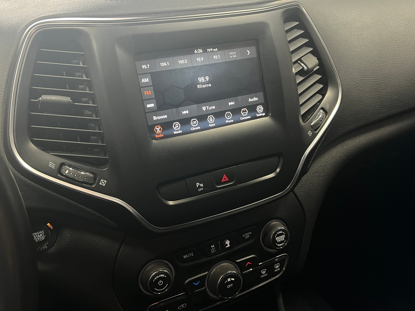 Thumbnail: 2019 Jeep Cherokee - 4