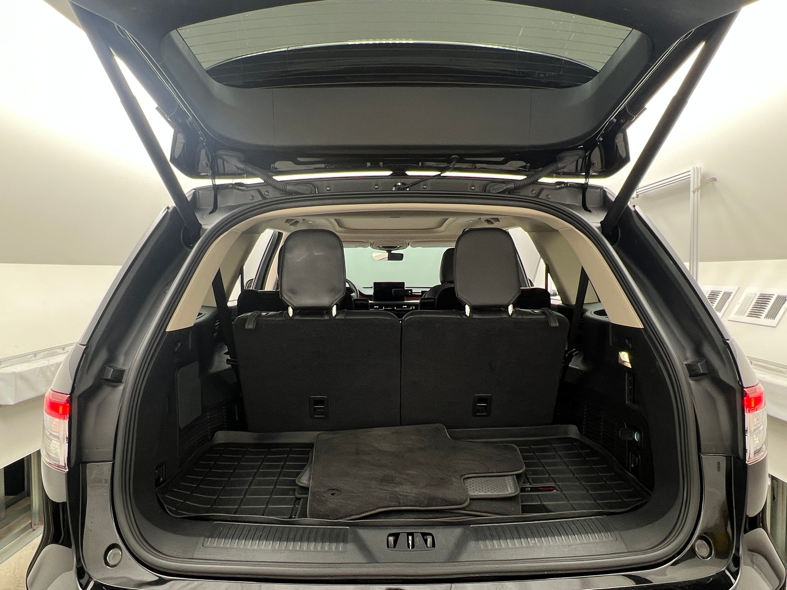 Thumbnail: 2023 Lincoln Aviator - 6