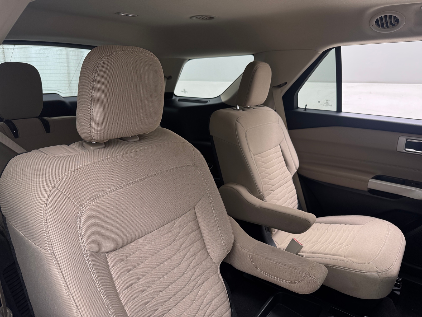 Thumbnail: 2021 Ford Explorer - 6