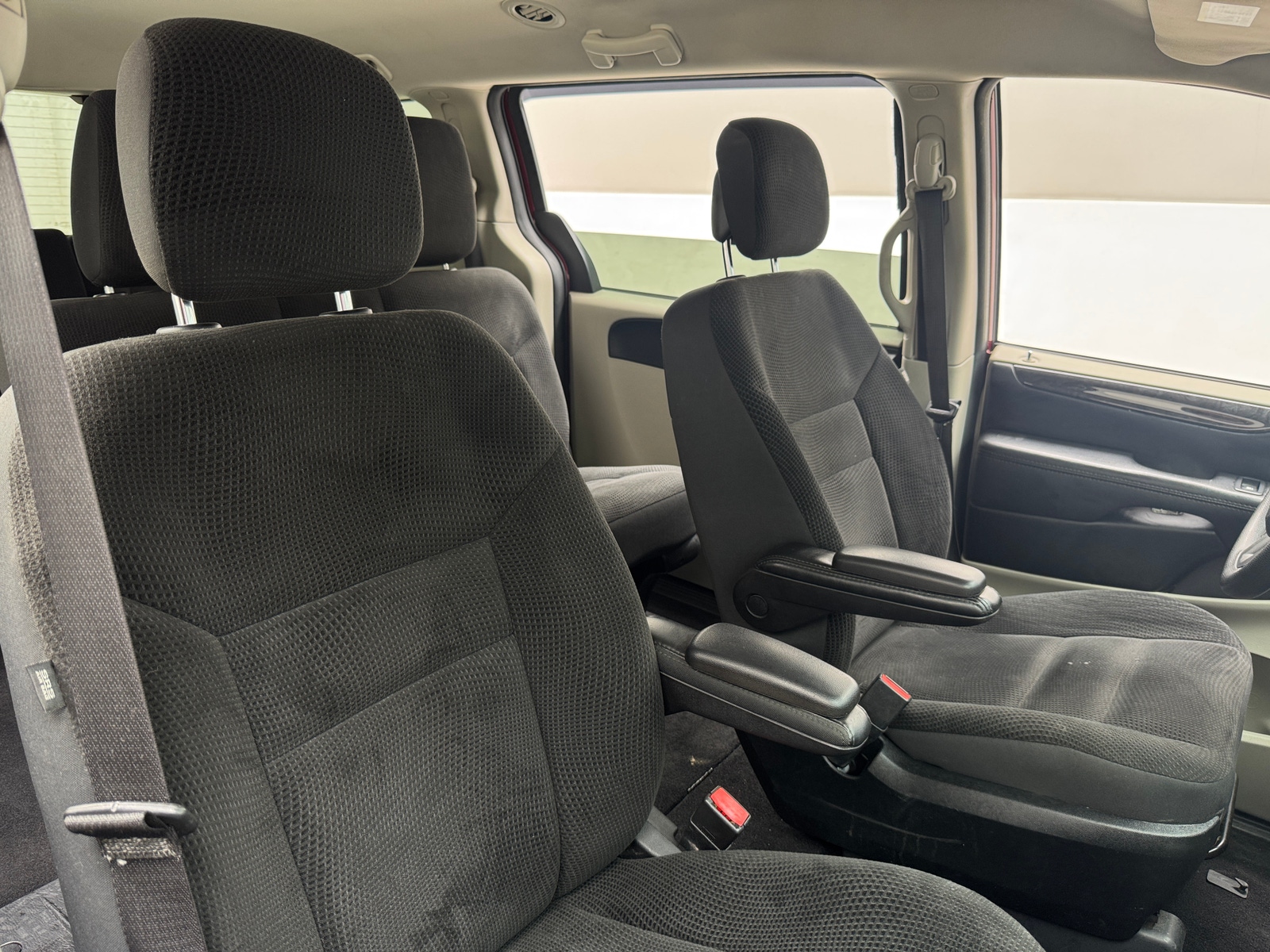 Thumbnail: 2019 Dodge Grand Caravan - 2