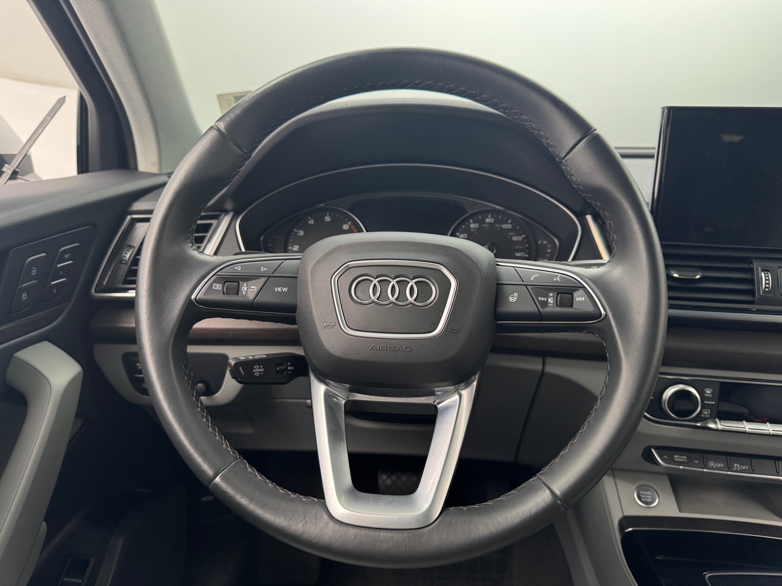 Thumbnail: 2023 Audi Q5 - 4